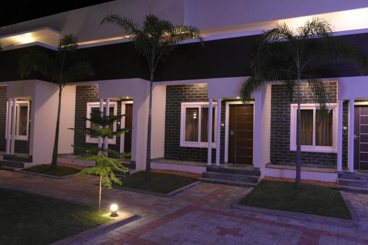Tranquil Park Hotel Pondicherry Ngoại thất bức ảnh